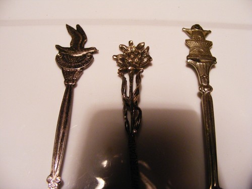 Souvenir Spoons Three Spoons Switzerland - Scheveningen And A Windmill - Picture 2 of 9