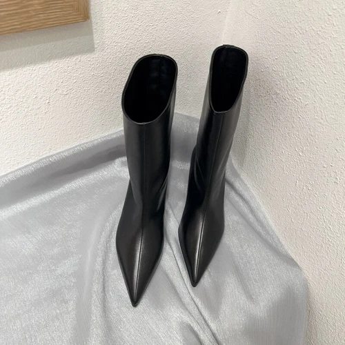 KHAITE Short Boots Women's Leather Pointed Heels Medium Boots Women's Boots - Bild 11 von 20