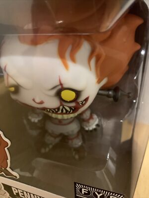 FUNKO IT - Pop Vinyl Figure 544 Pennywise Con Ferro Battuto, Esclusiva, 9 Cm