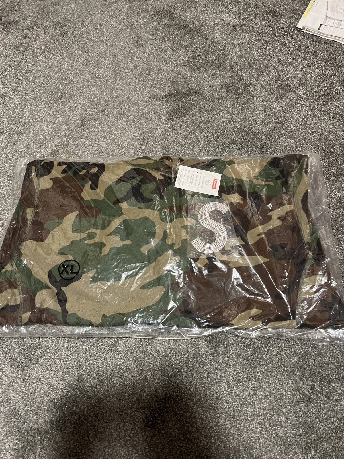 sweat à capuche camouflage logo swarovski S suprême taille XL 