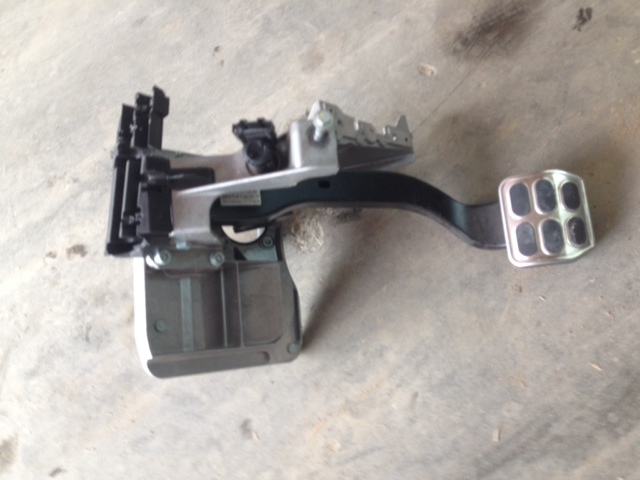 04-08 Bentley Continental GT Flying Spur BRAKE PEDAL AND HANGER ASSEMBLY