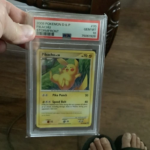 Pokémon TCG Pikachu Diamond And Pearl #70 Psa 10