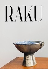 Vase coupe en Raku contemporain – pièce signée, émail bleu et blanc