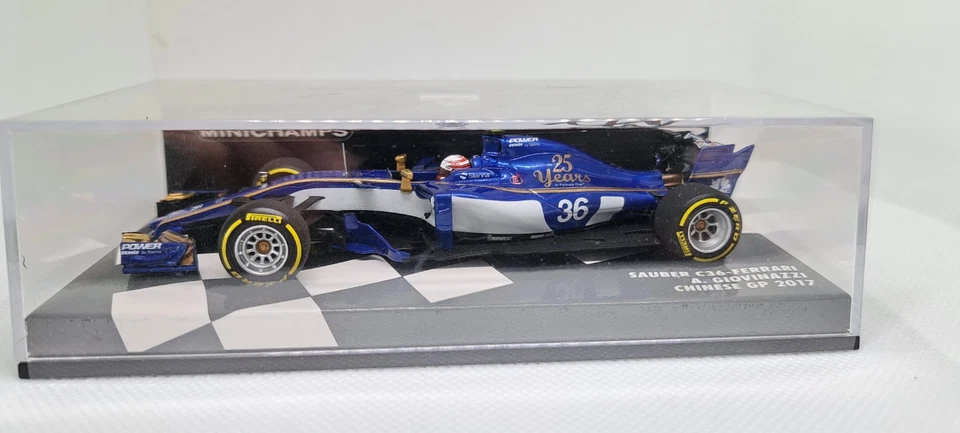 MINICHAMPS 417170036 F1 1/43 SAUBER FERRARI C36 GIOVINAZZI SIGNED AT LE MANS 23 - Immagine 3 di 4