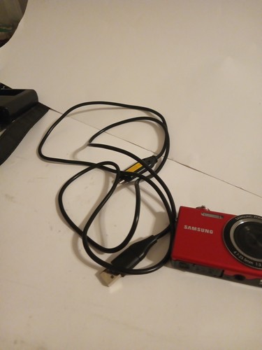 Samsung Digimax SH100 14.0MP Digital Camera - Red