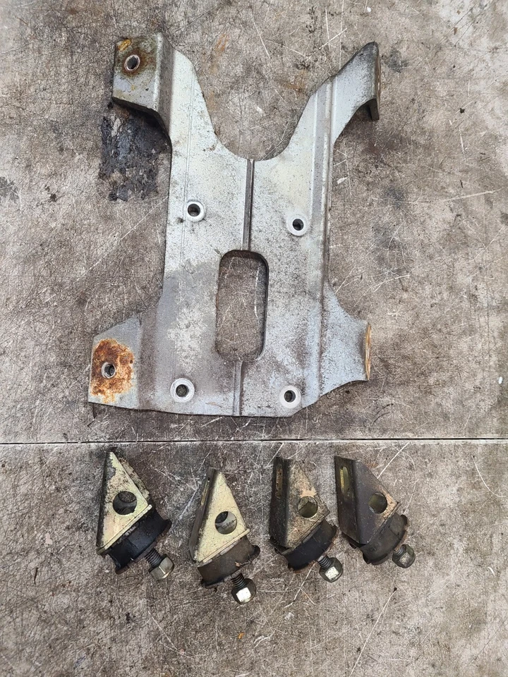 Formula Z 1997 Ski Doo Motor Soporte Formula Z. Fórmula 583. 512054400 AT805 Foto 3 de 4