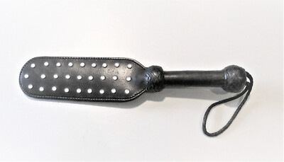 Paddel Leder Peitsche schwarz 36cm mit 27 Strassnieten