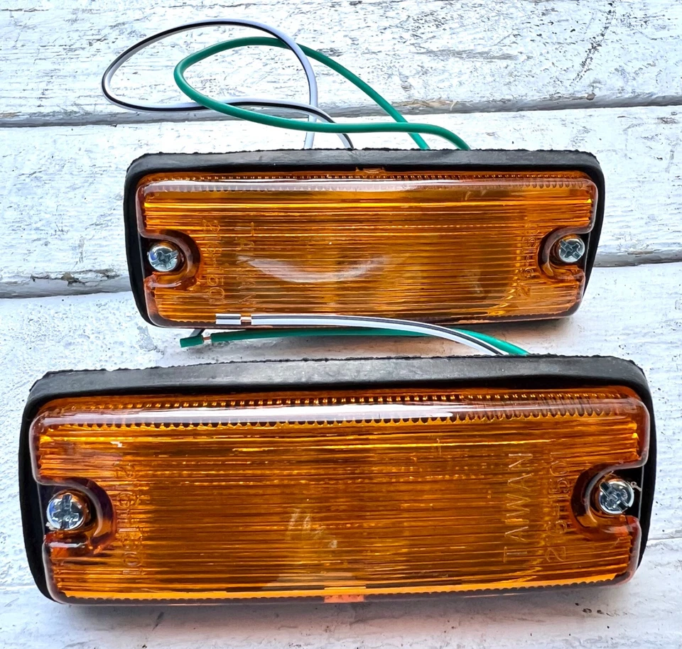 FORD COURIER P/U UTE MODELO 1978 85 GUARDABARROS INTERMITENTE MARCADOR PAR DE LUCES DIESTRO Foto 2 de 4