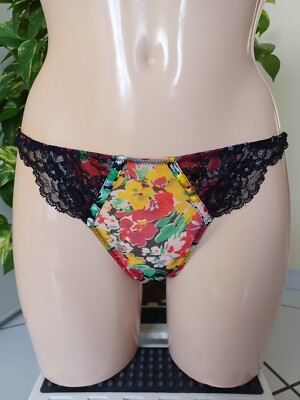 LISE CHARMEL STRING GRÖSSE 2 MODELL LOVE IN BLUME REF ACA0506