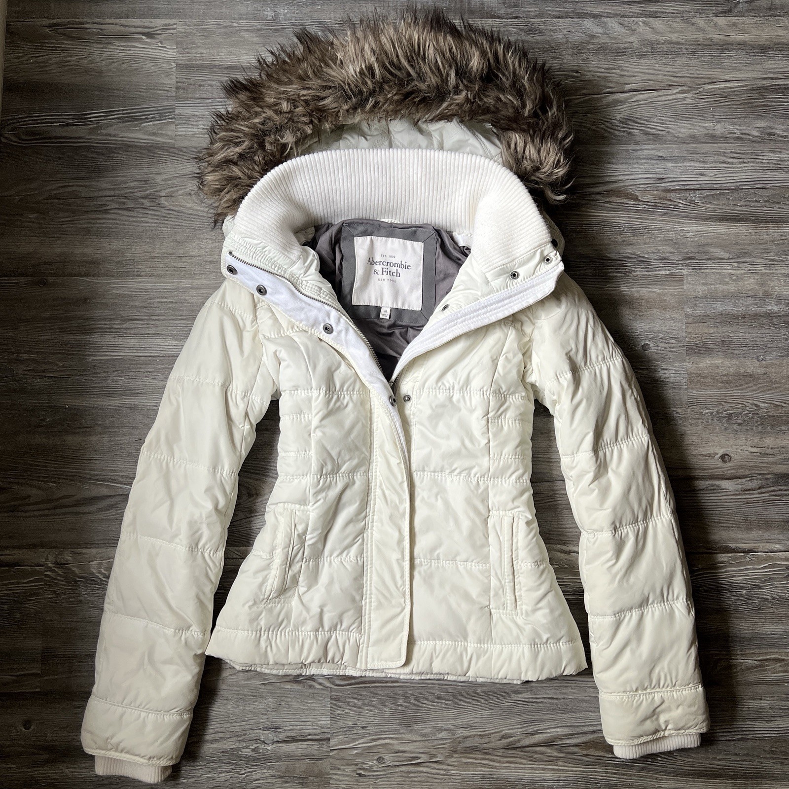 VTG Abercrombie & Fitch White Hooded Faux Fur Trim Puffer Jacket Logo M Women