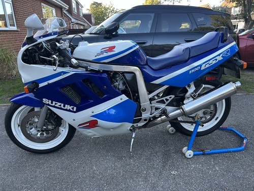 1989 Suzuki GSXR 1100 K Slingshot 14900 miles 34 image