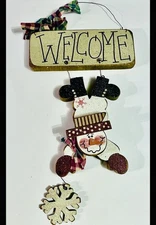 VTG Christmas Welcome Wood Sign Folk Art Decor Country Snowman Wire Hanger