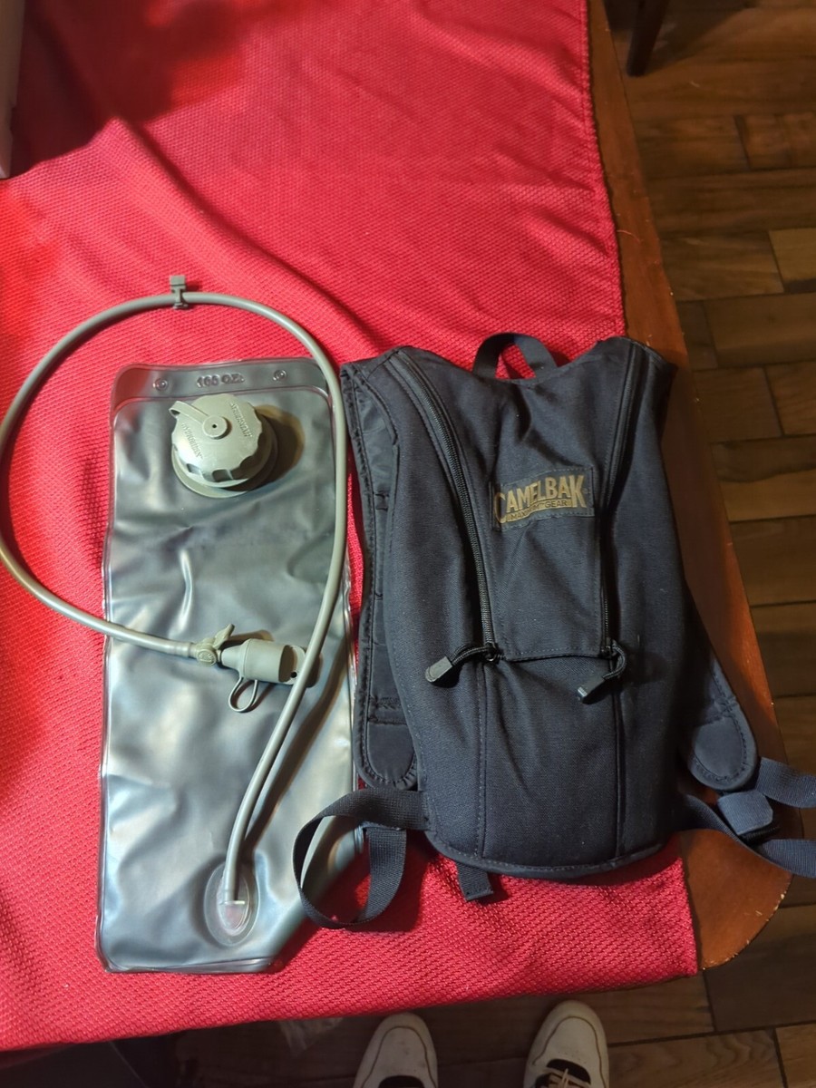 CAMELBAK MAXIMUM GEAR ハイドレーションパック Camelbak Maximum Gear Stealth Hydration Pack With 100oz Bladder