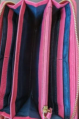 Kopen Juicy Couture Pink Wallet Pebbled Leather Zip Around