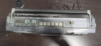 Ghettoblaster Boombox HITACHI Model no. TRK-W55E stereo