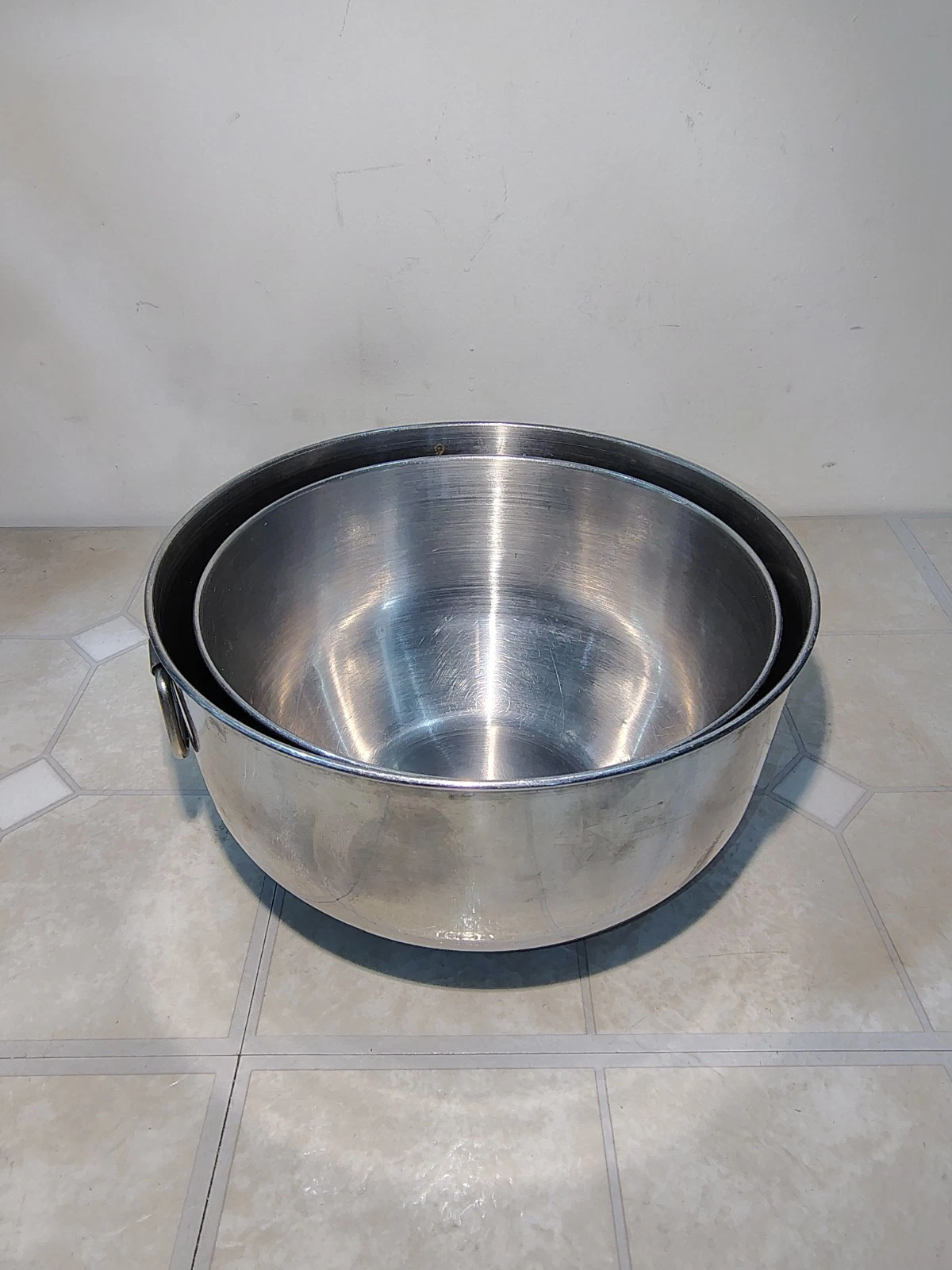 VTG Farberware (Set of 2) Nesting Mixing Bowls 2 Thumb Rings Stainless Steel
Opens in a new window o
