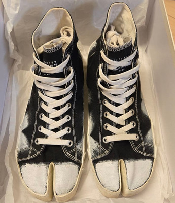 Maison Margiela Tabi Sneakers Black with Box from Japan