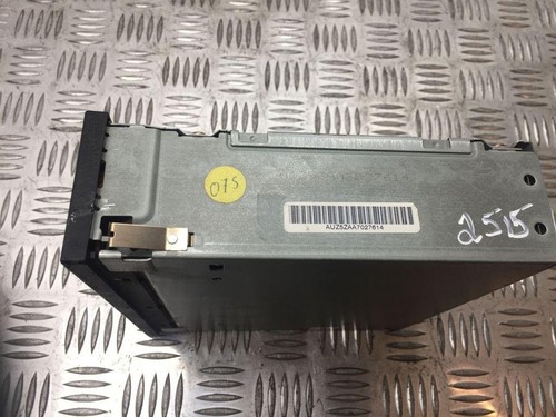AUDI A4 Avant 8ED, B7 CD Changer AUZ5ZAA7027614 1.90 Diesel 2002 30533389 - Picture 3 of 5