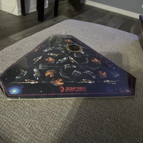NOS 1995 Triazzle Star Trek The Next Generation Puzzle - SEALED Collectible