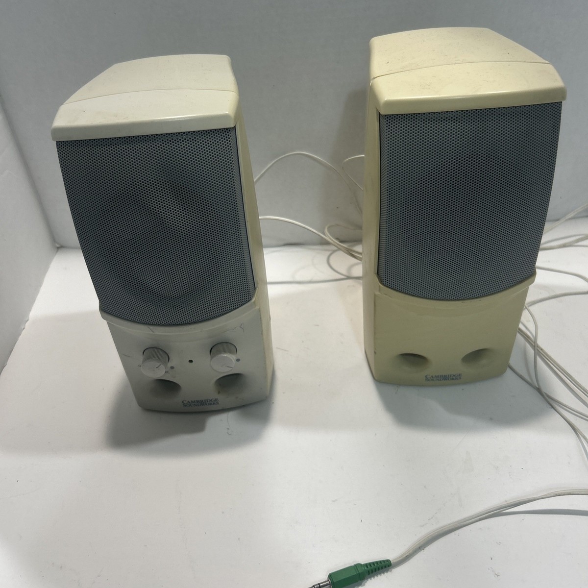 Creative Cambridge SoundWorks SBS52 Computer Speaker System Pair