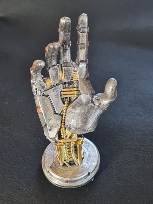 Cyberpunk Roboter Resin Figur Hand perfekt für das Spielzimmer