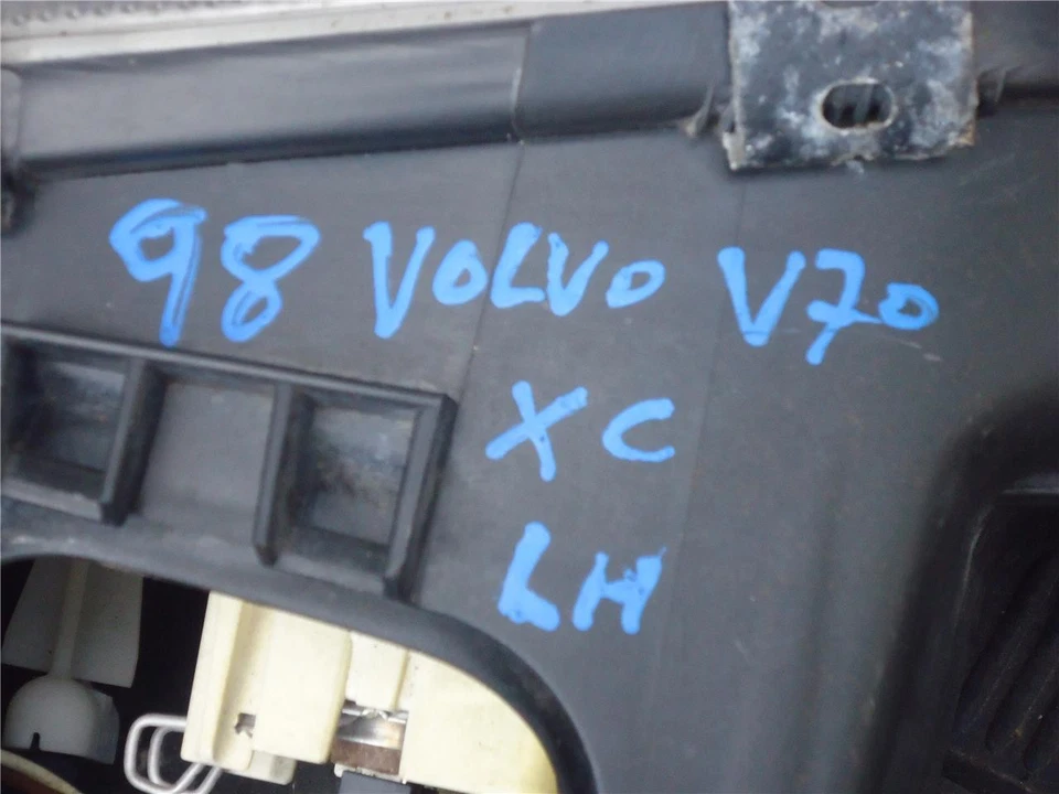 1998-2000 Volvo V70R S70 V70 Left LH Headlight Housing Lamp - Image 2 of 4