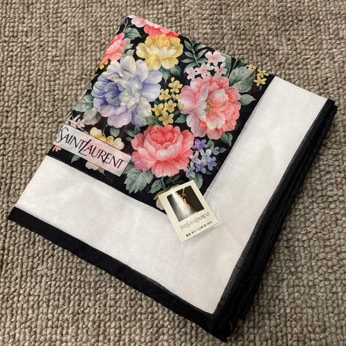 Mouchoir Christian Dior coton 48 cm 18" carré fleur blanc noir
