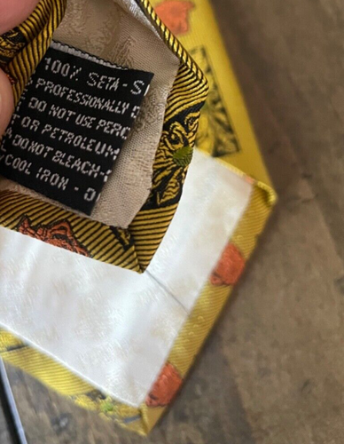 Vintage Gianni Versace Gold/Yellow Multicolored Baroque Medusa Print Silk Tie IT - Picture 7 of 12