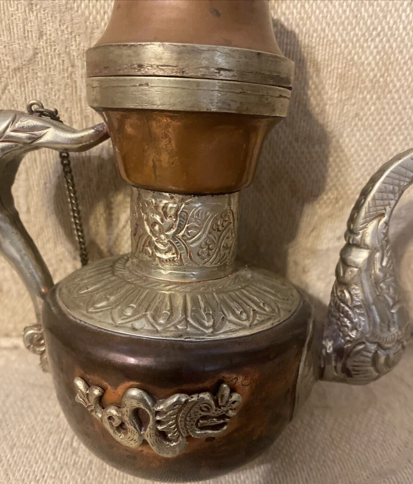 Antigua tetera y tapa ritual budista dragón plato rojo cobre y plata tibetano Foto 3 de 4