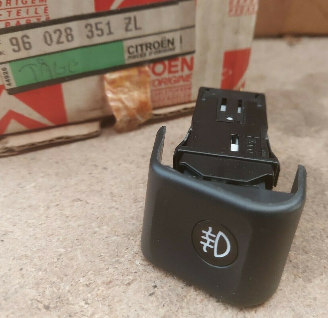 Switchライト Citroen ZX LHD Rear Fog Light Switch 96028351ZL NEW GENUINE