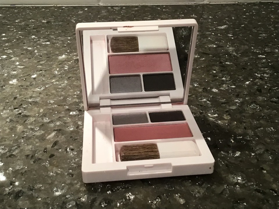 Clinique Eyeshadow and Blush Palette Jellybean Grey Matter, Jeans and