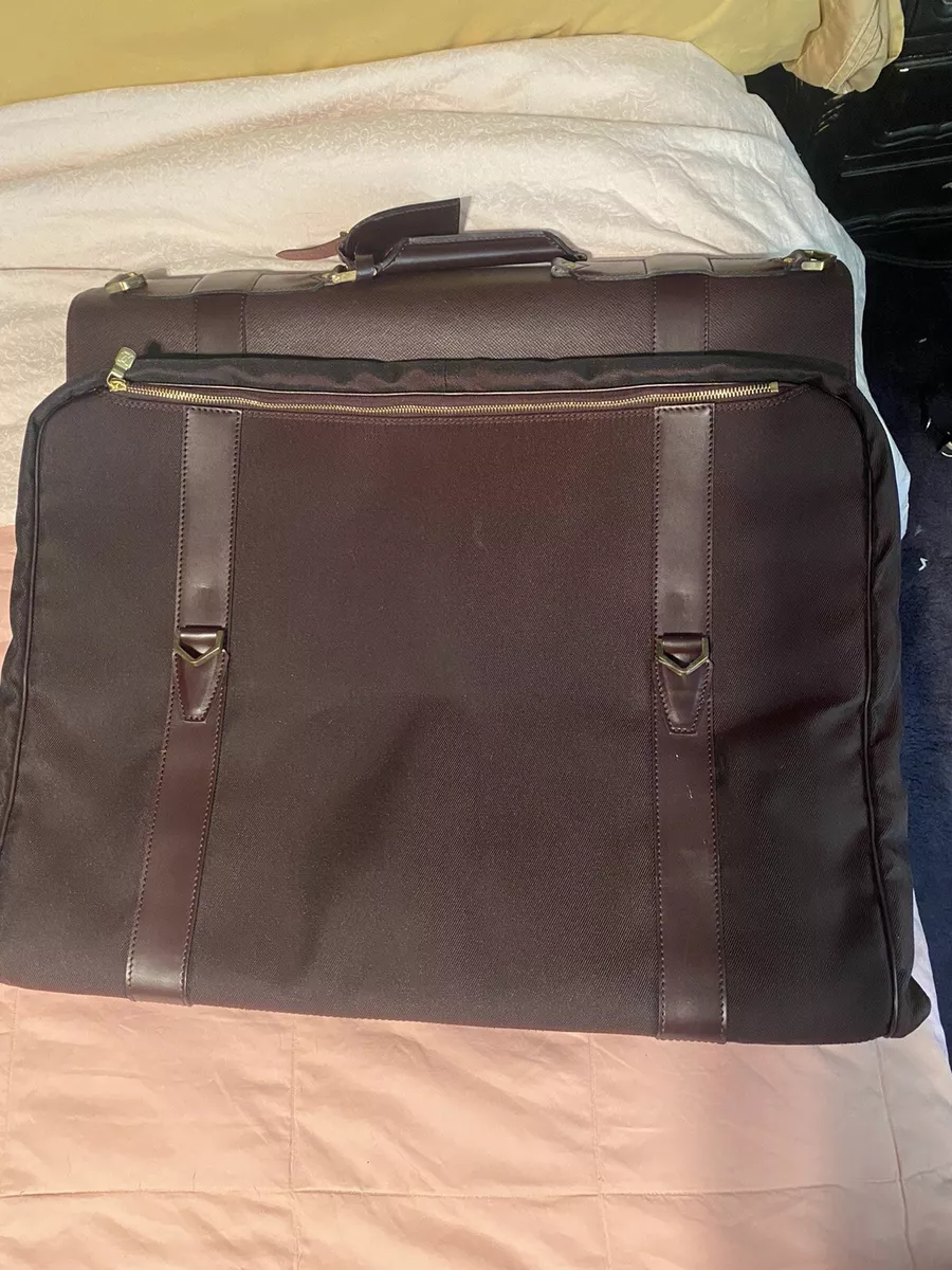 Louis vuitton taiga garment bag