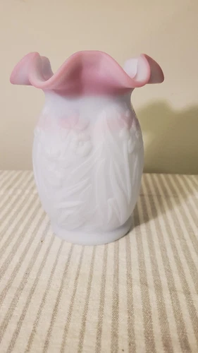 Fenton Glass Blue Burmese Daffodil Vase 1999 Family Signing Event Satin Shelley