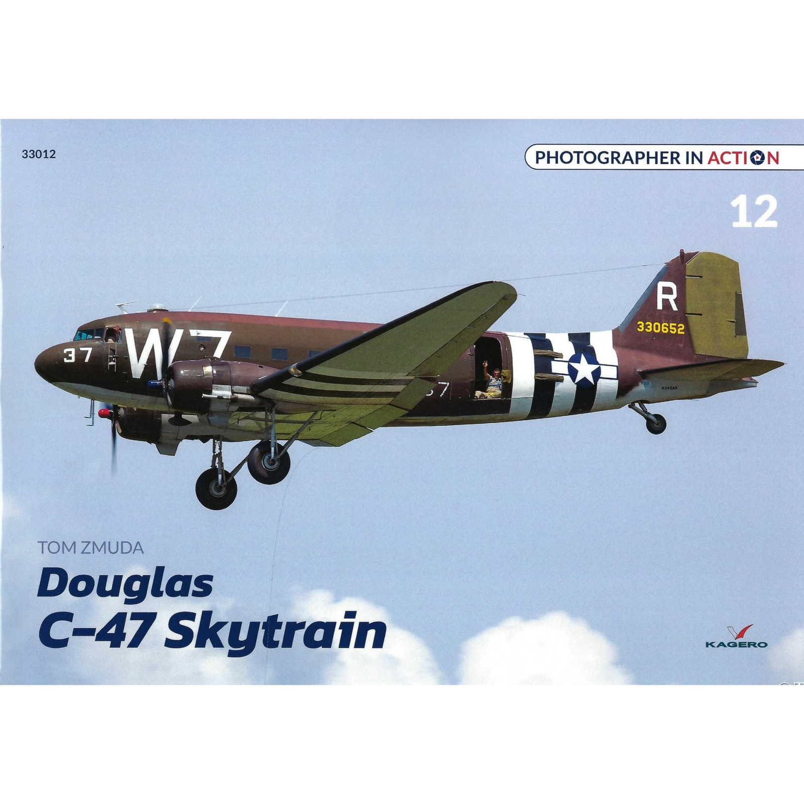 Photographer in Action 12: Douglas C-47 Skytrain