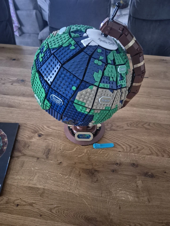 LEGO Ideas 21332 The Globe, Foto 3 von 3