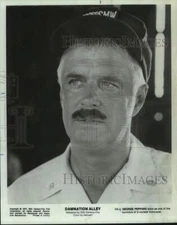 1977 Press Photo Actor George Peppard stars in "Damnation Alley" - lrp15911