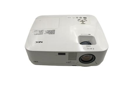 NEC NP400 XGA 1080i Portable LCD Projector 2600 Lumens w/ Lamp