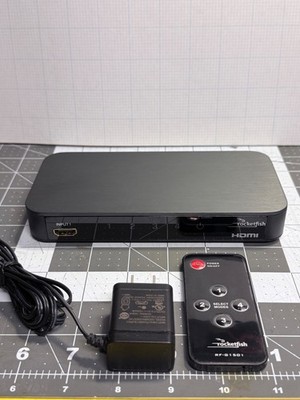 Rocketfish 4-port HDMI Switch RF-G1501 with remote and power cable