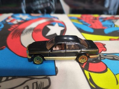 1981 Hot Wheels Mercedes-Benz 380 SEL Car 1/64 Dog in Back Seat Black Gold Used