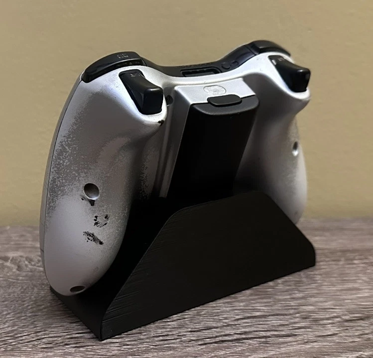 Xbox 360 controller Stand Black With Logo, Custom 3d Print - Image 4 of 4