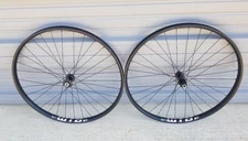 29"  700c WTB i30 bike wheels TCS Shimano XT Centerlock thru axle hubs