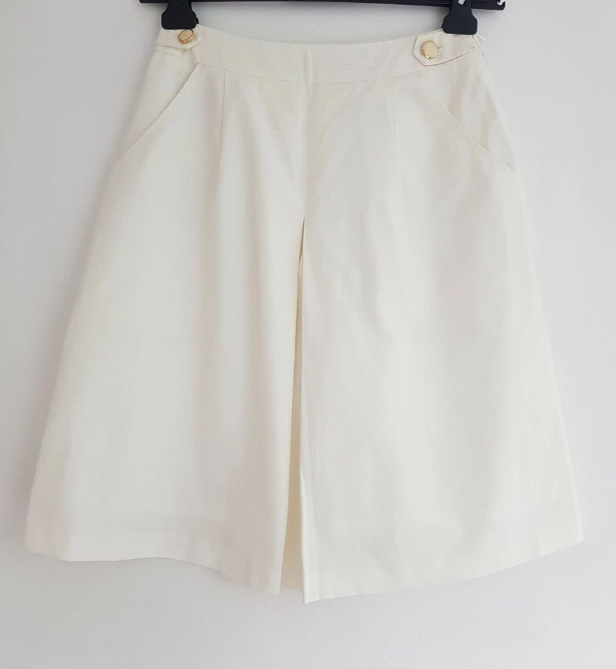 ANYSIS Japanese Brand Womens Cream Pleated Culottes Shorts. Size UK 6, US 2. - Image 3 of 4