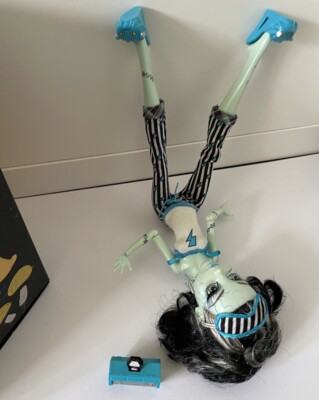 Monster High Kostümparty : FRANKIE - Puppe - Mattel - Doll Dead Tired 11/24
