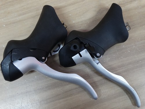SHIMANO CLARIS TRIPLE 8 SPEED SHIFTERS ST 2303 very good - Picture 4 of 8