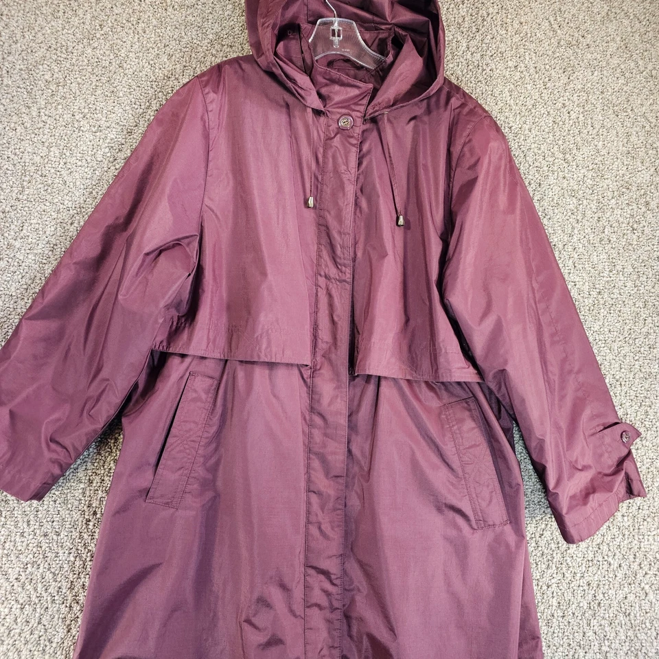 Gabardina Fleet Street para mujer grande con capucha botón frontal forro de manta Foto 3 de 4