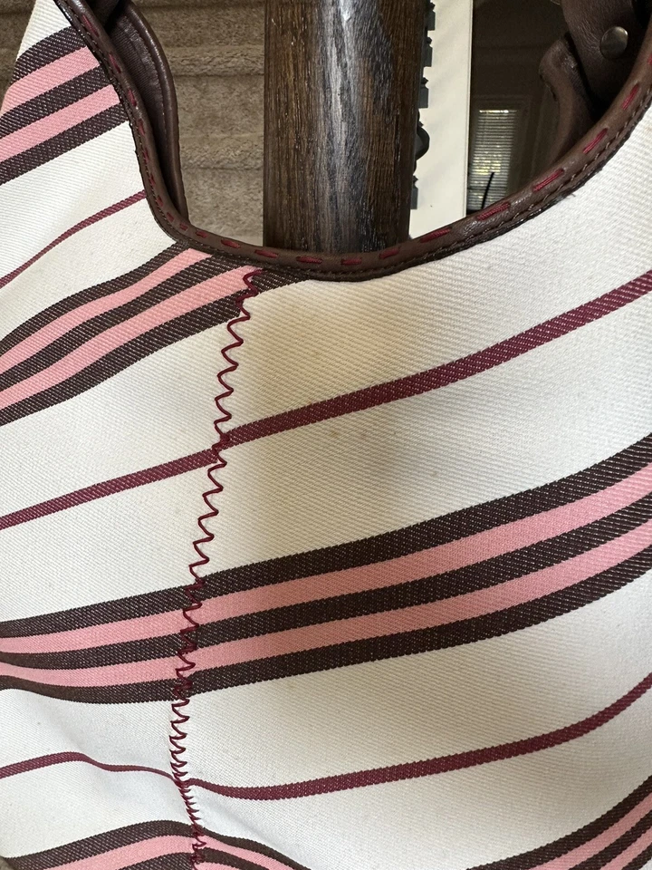 Correa de cuero tejida Burberry Nova Check Hobo. Limpieza impecable. Ver fotos Foto 2 de 4