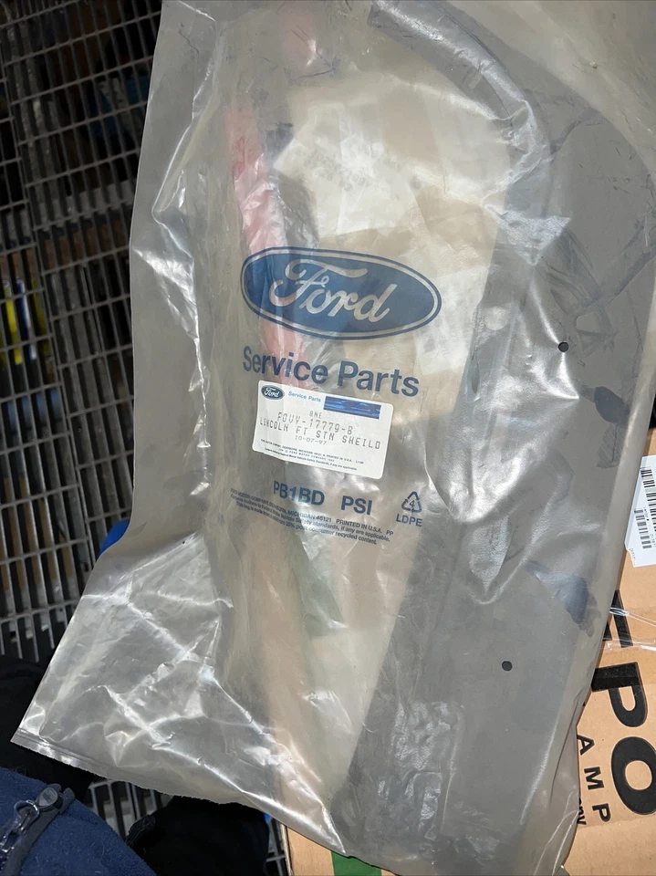 New OEM 1990-1994 Lincoln Town Car Front Bumper Stone Guard Shield Deflector NOS - Image 2 of 2