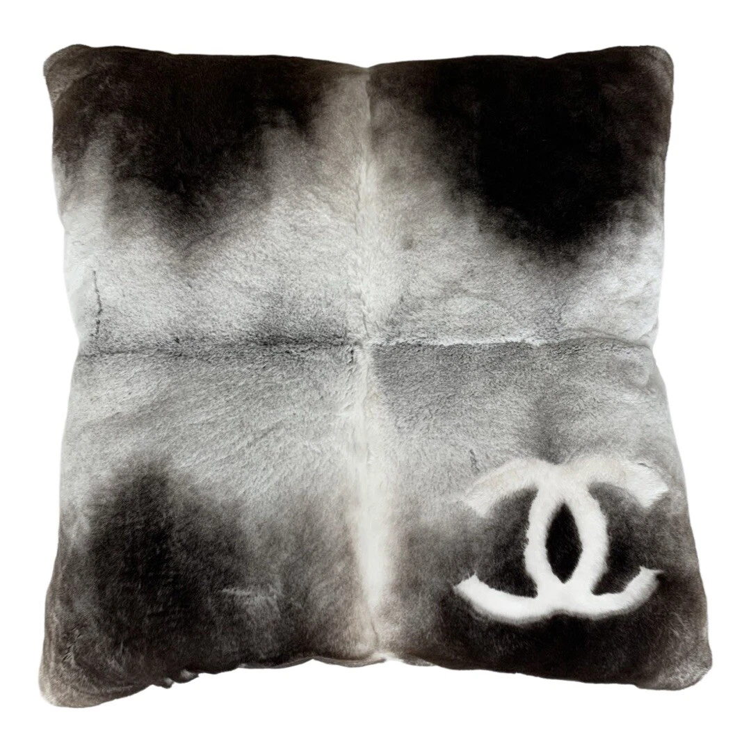 White top chanel pillow