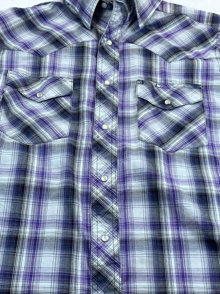 Camisa Wrangler Western para hombre mediana   Cuadros púrpura/gris. Botones a presión de perlas. Foto 3 de 4