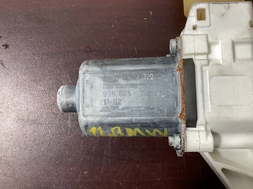 2009-2016 BMW 335I FRONT RIGHT PASSENGER SIDE DOOR WINDOW REGULATOR MOTOR OEM . - Image 3 of 4